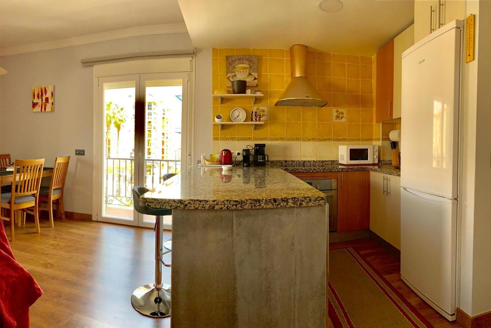 Apartamento Capri Los Boliches Wifi Gratis Beach 100M Фуeнхирола Екстериор снимка