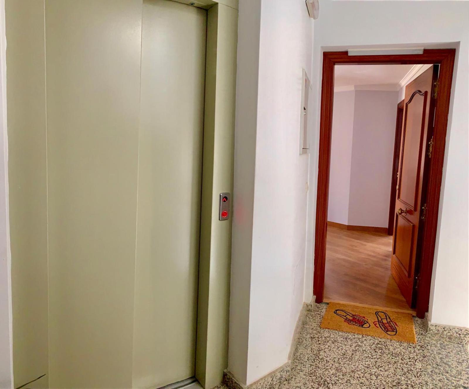 Apartamento Capri Los Boliches Wifi Gratis Beach 100M Фуeнхирола Екстериор снимка